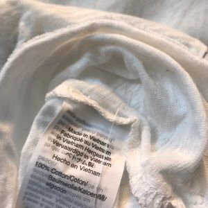 Madewell Tops - Madewell cotton v-neck T-shirt Madewell Tops - Madewell cotton v-neck T-shirt